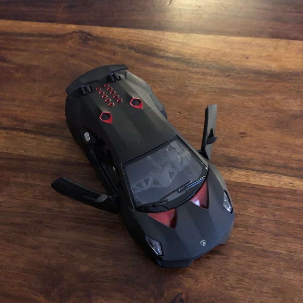 2 Pull Back Action Cars - Picture 3 of 4